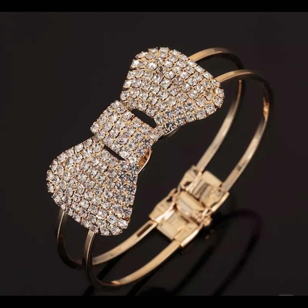 Gorgeous Gold Color Rhinestones Cuff Bracelet